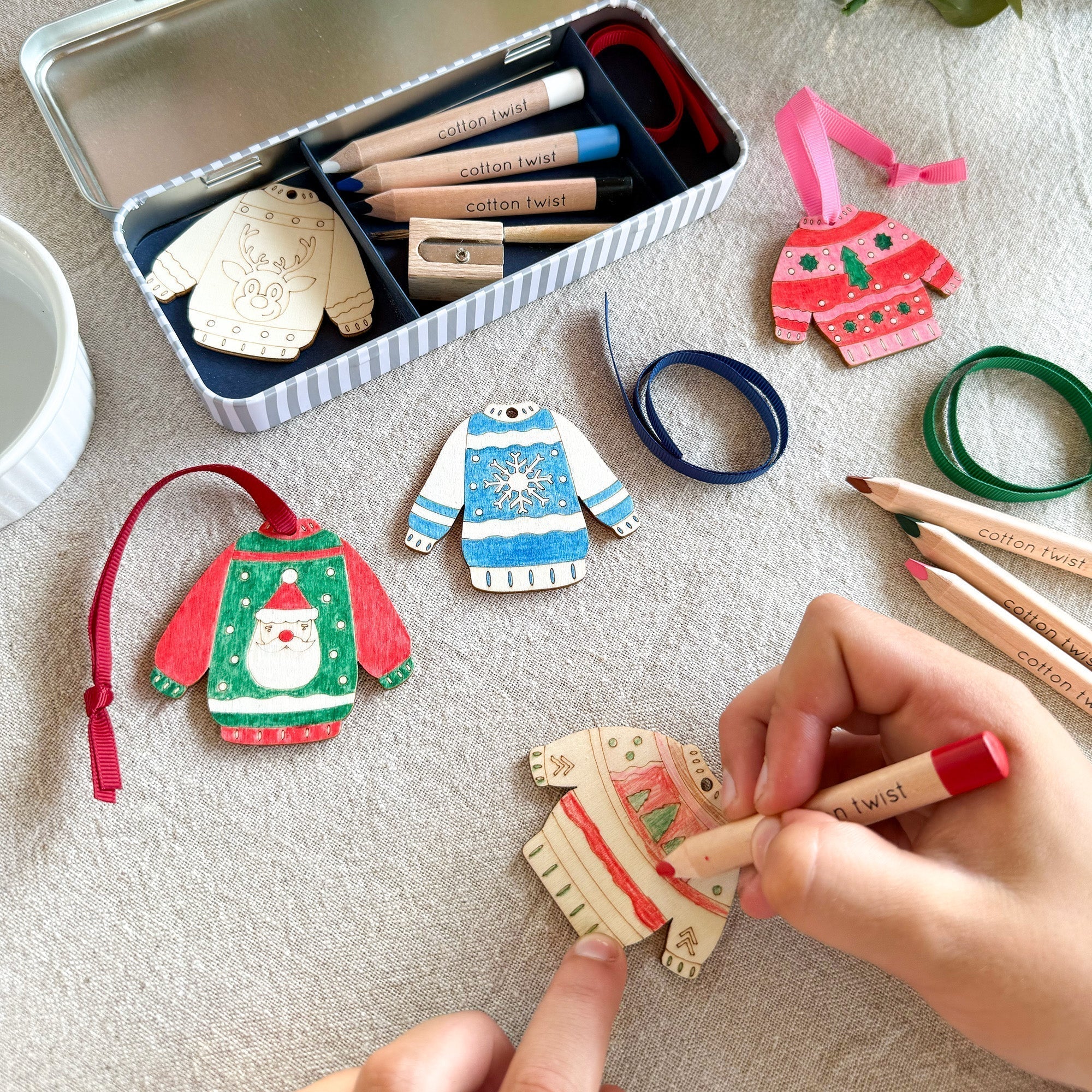 Christmas Crafts for Kids: 10 Festive Ideas to Keep Little Hands Busy
